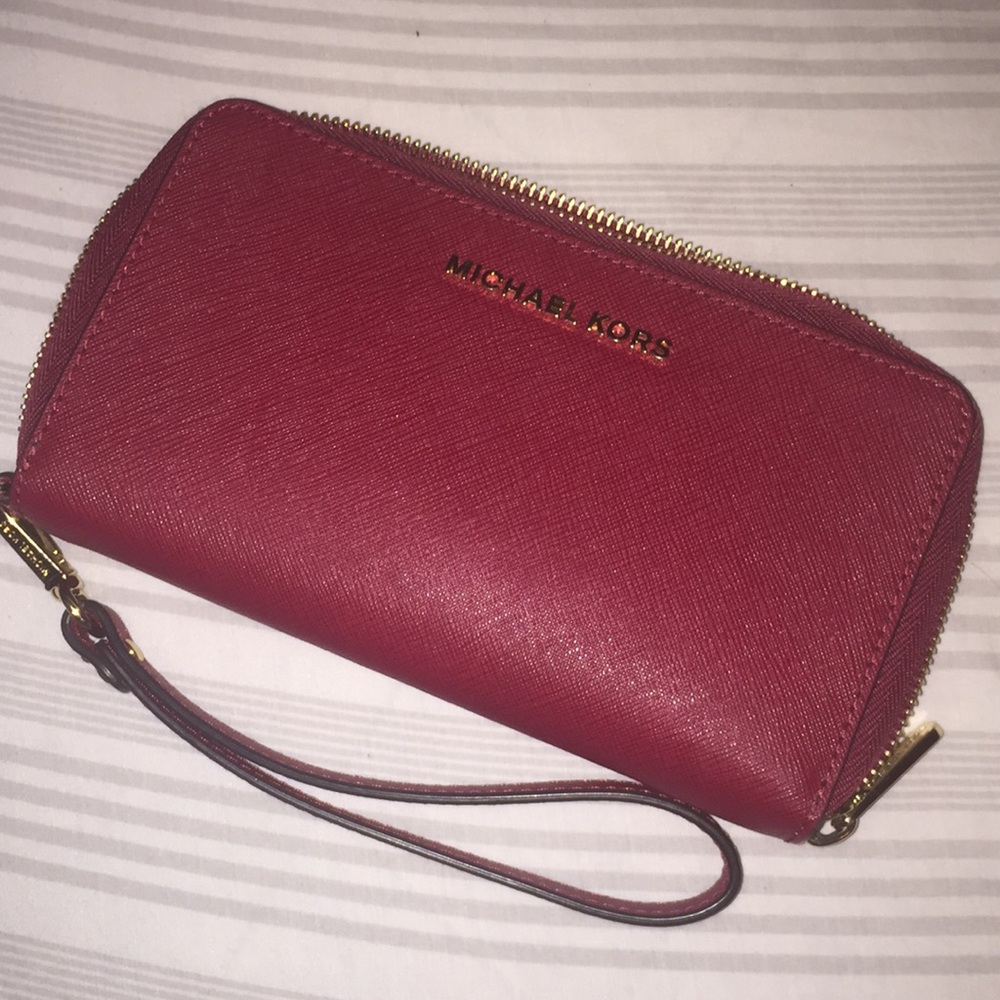 +++SOLD+++Michael Kors Wristlet